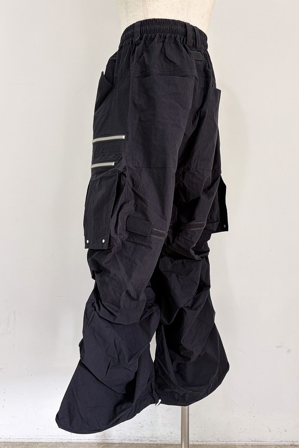 CARGO TUCK WIDE / ブラック