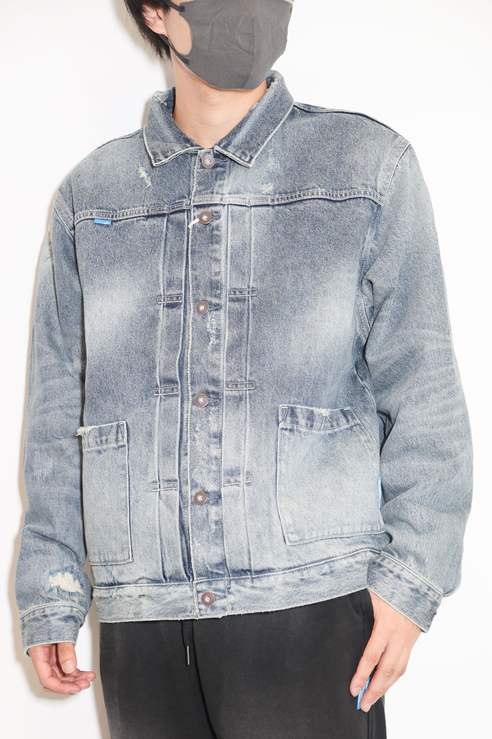 DAMAGED DENIM TRUCKER JACKET / ブルー