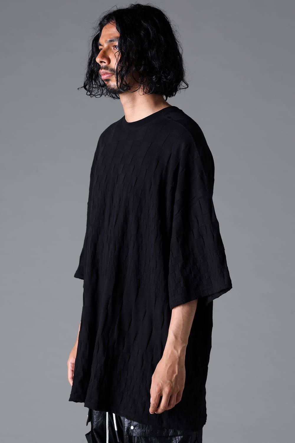 GRADIENT PLAID PATTERN JUMBO TEE / ブラック