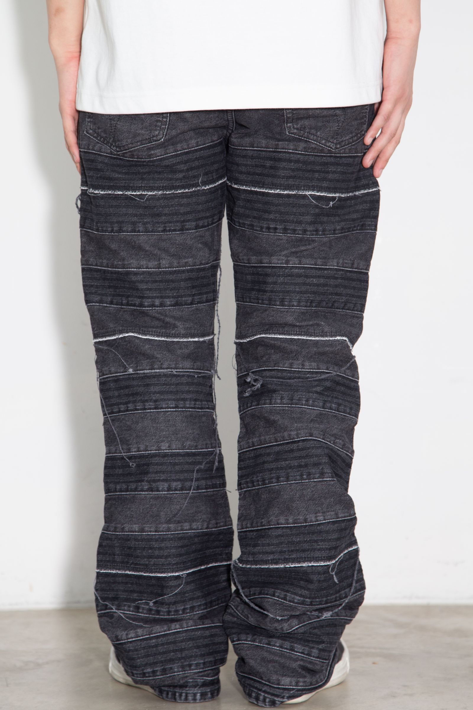 スクラッチフレアデニムパンツ / ブラック