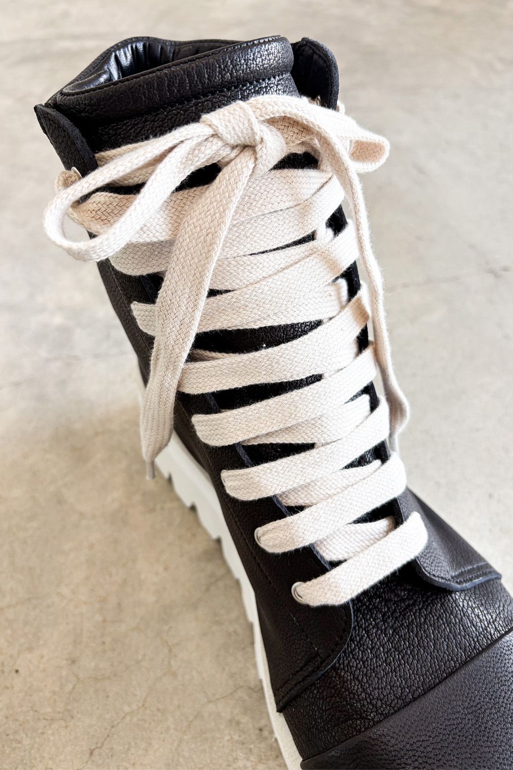 BOOTS / ブラック×ホワイト