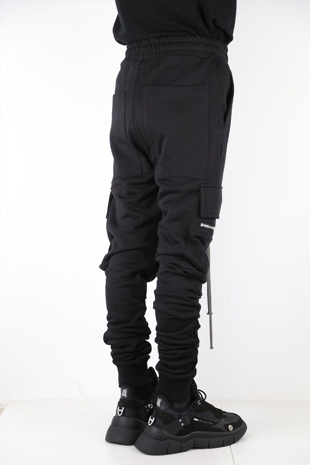 スウェッターカーゴスリムロングパンツ / SWEATER CARGO SLIM LONG PANTS / ブラック