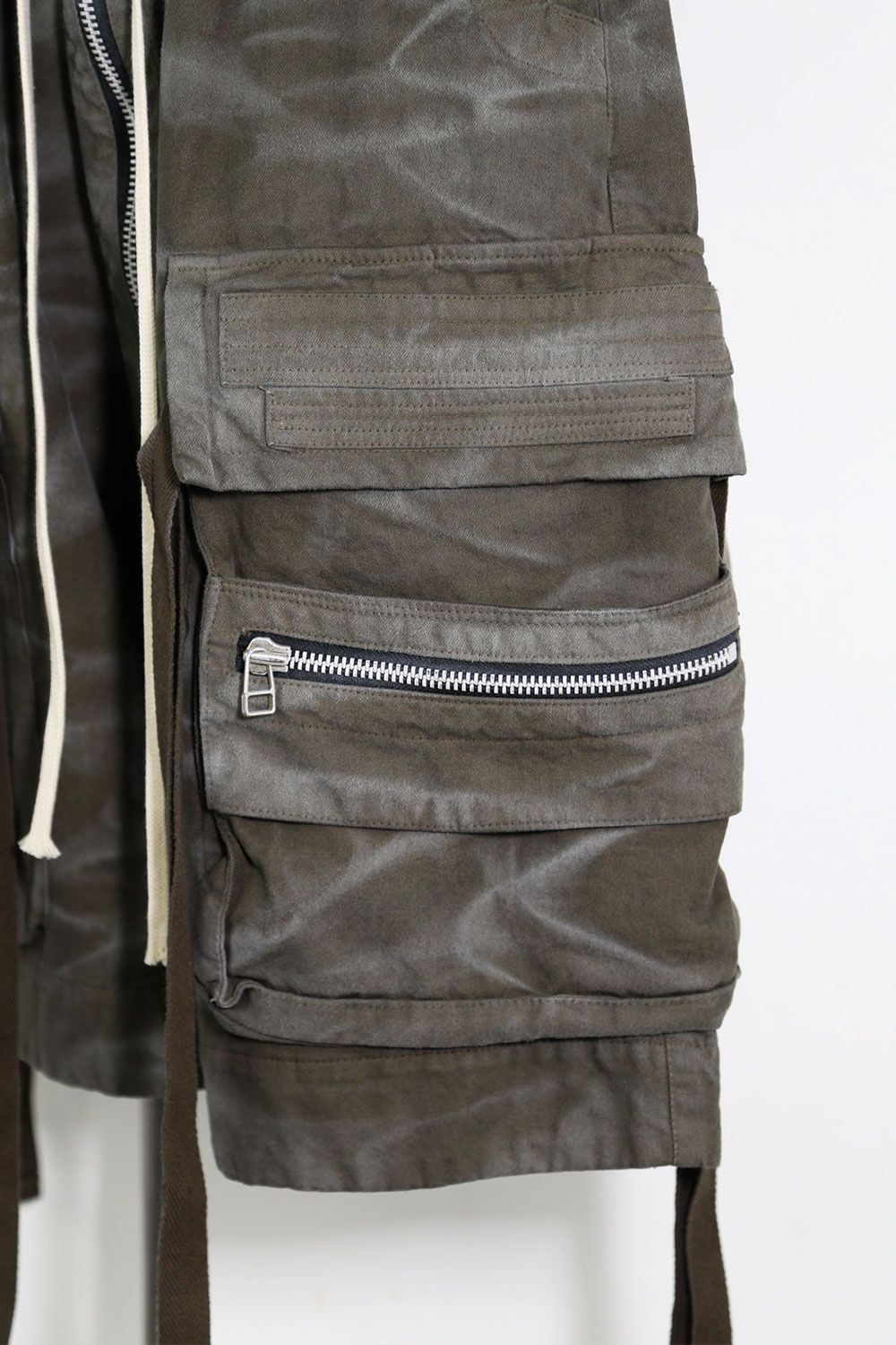 ヴィンテージ染めジップカーゴショーツ / Vintage Dyed Zip Shorts / カーキ