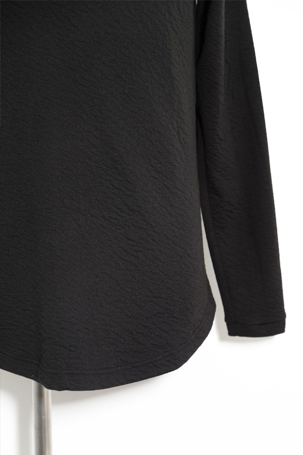 MOCK NECK LONG SLEEVE T-SHIRT 223-303 / シボ加工モックネックロングスリーブTee / ブラック