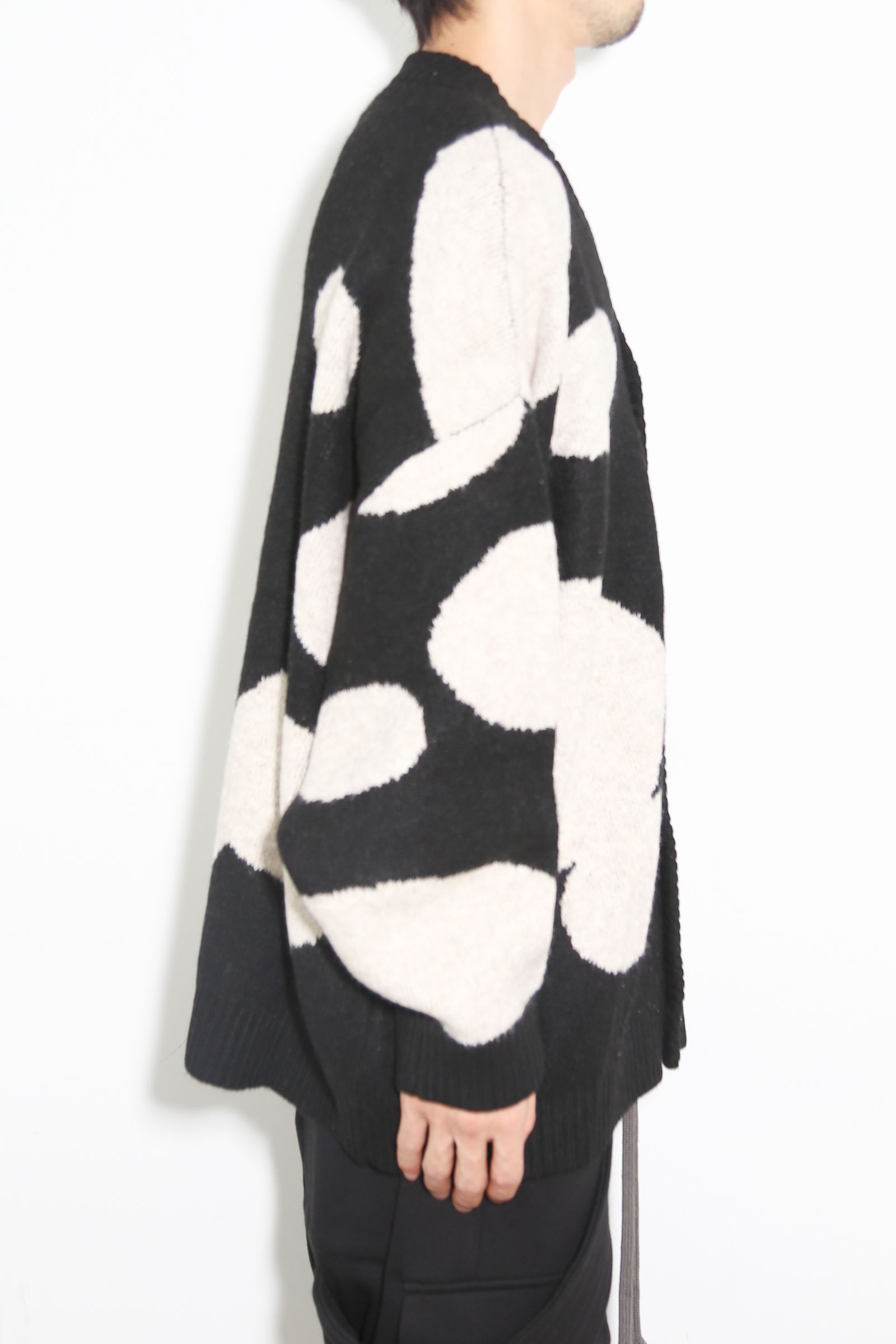 ドット模様オーバーサイズカーディガン / Polka Pattern Knit Cardigan / ブラック×ベージュ / ag-8010