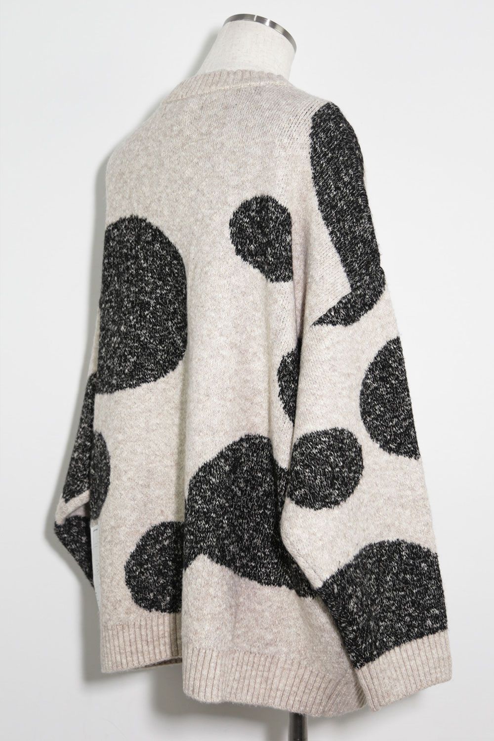 ドット模様オーバーサイズカーディガン / Polka Pattern Knit Cardigan / ベージュ×グレー / ag-8010