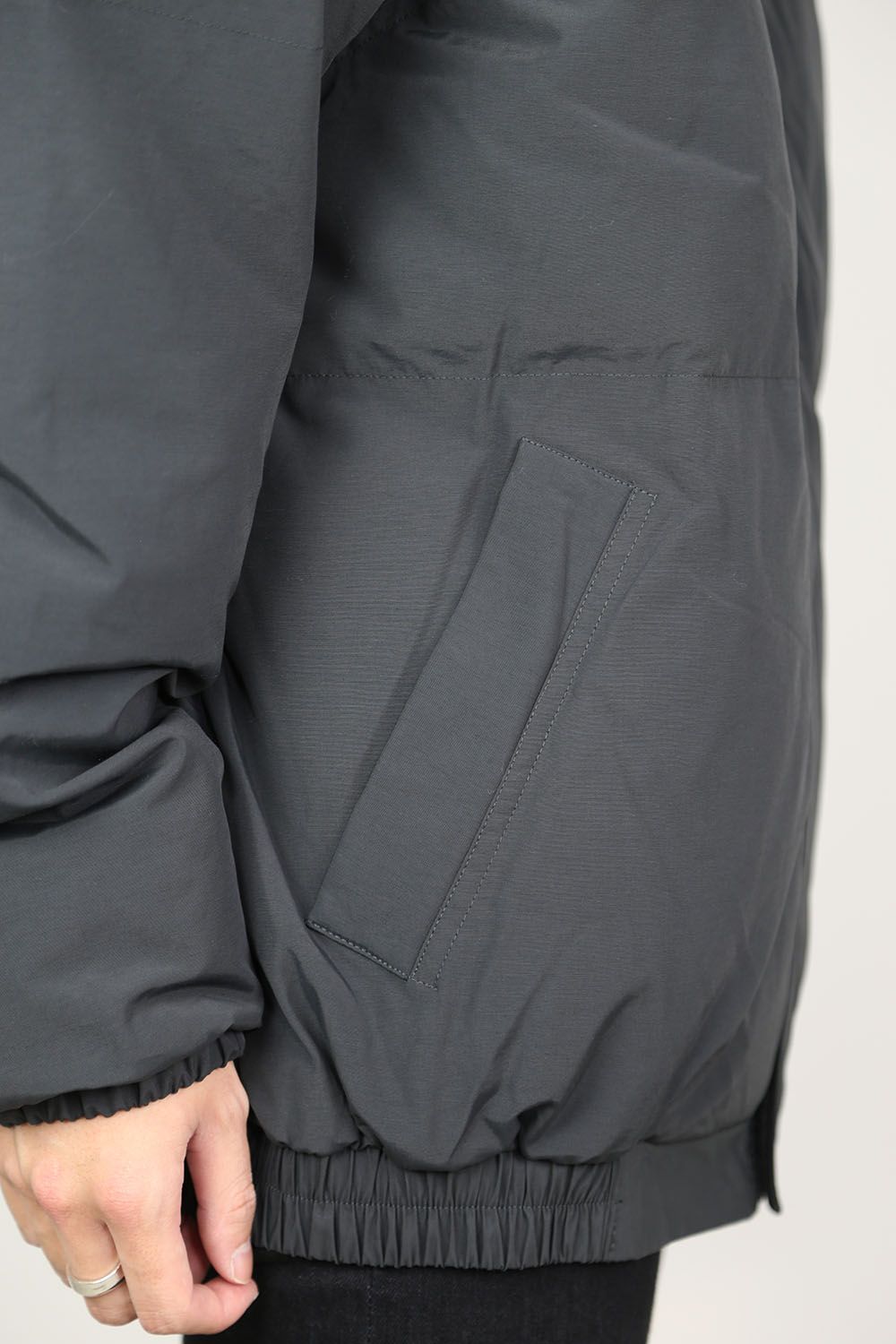 PUFFER JACKET / ブラック