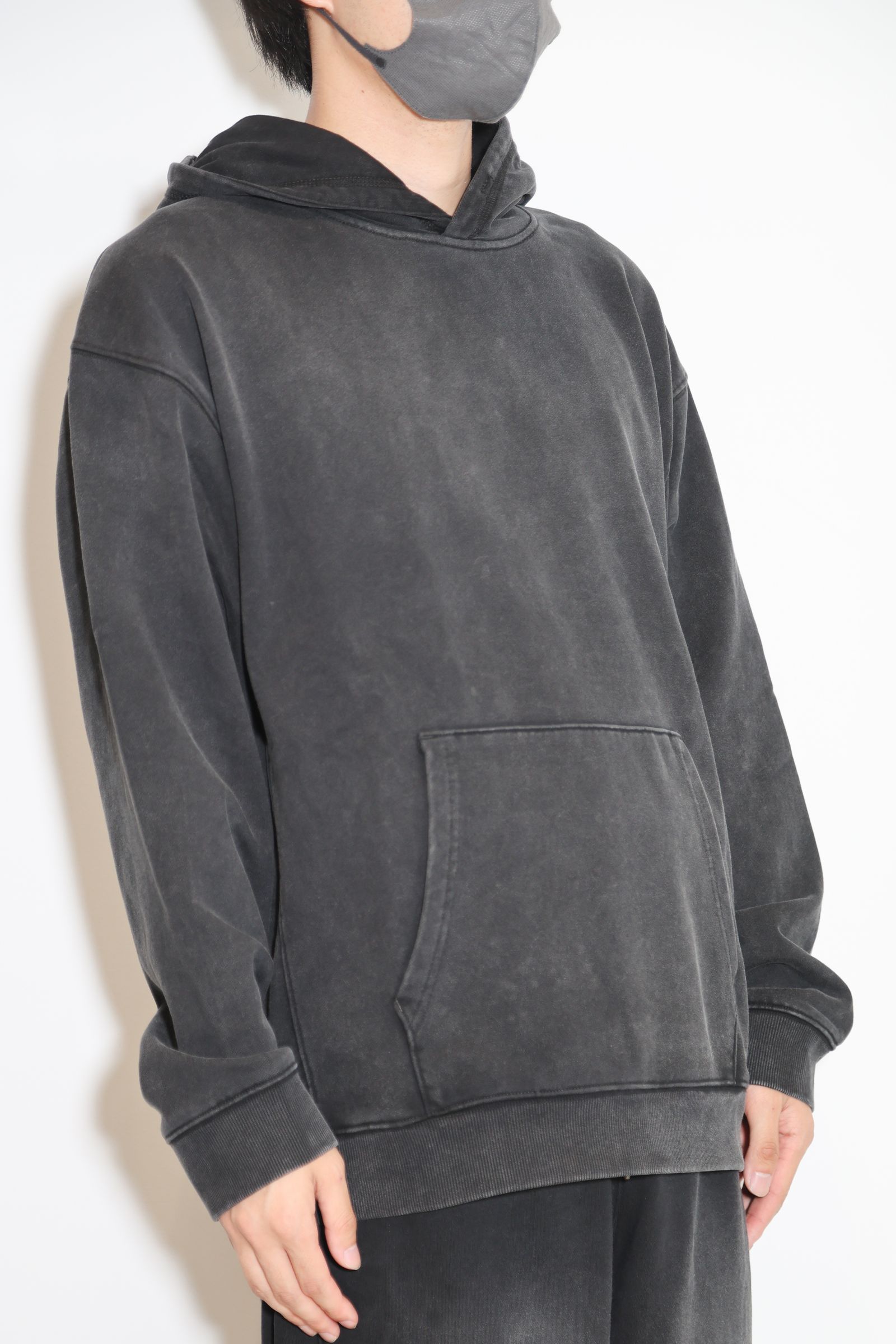 GARMENT DYED HOODIE / ブラック
