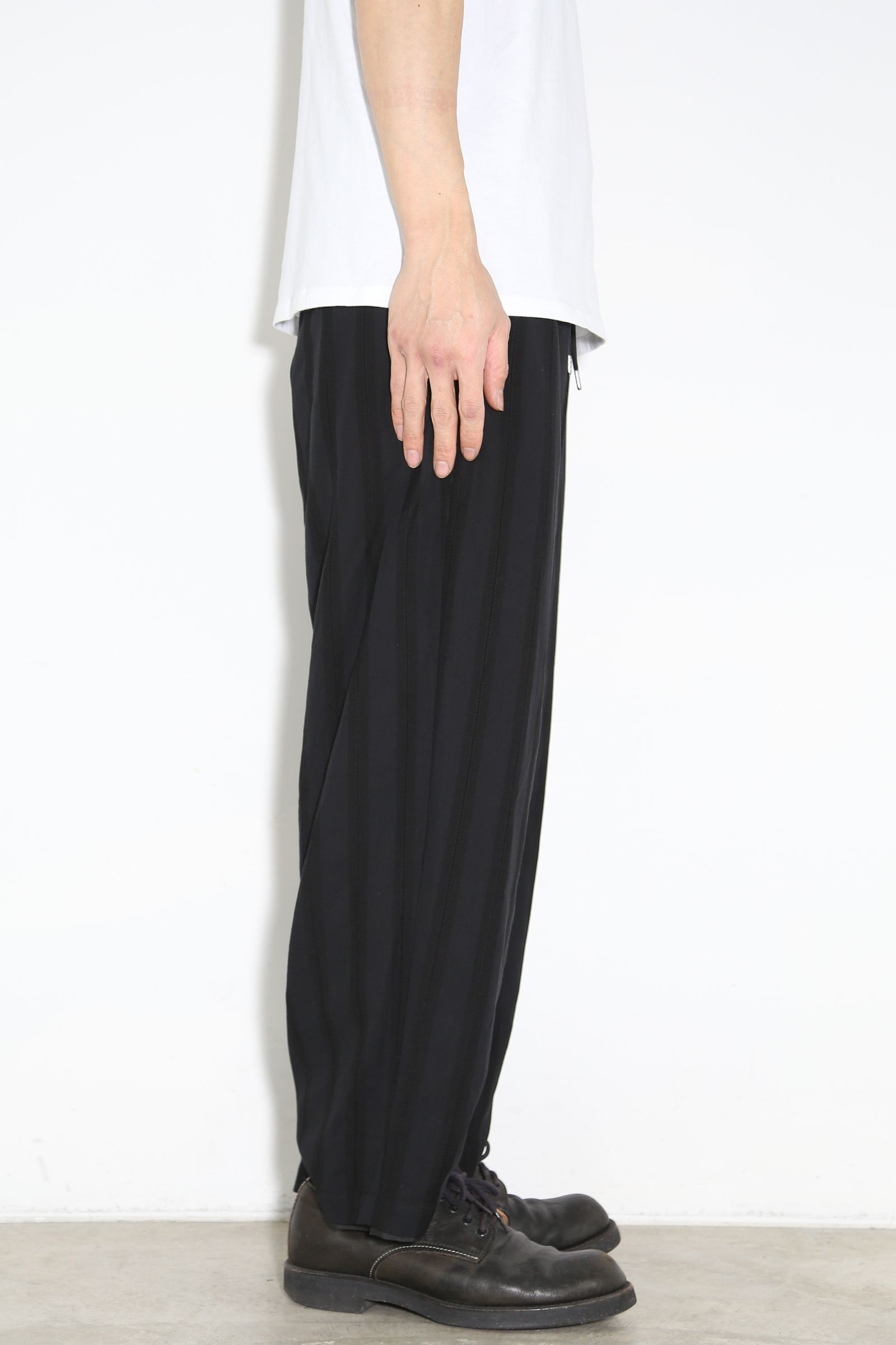 STRIPE LENO CLOTH EASY TROUSERS / ブラック