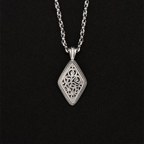 Garden Shadows Kite Pendant / GP009