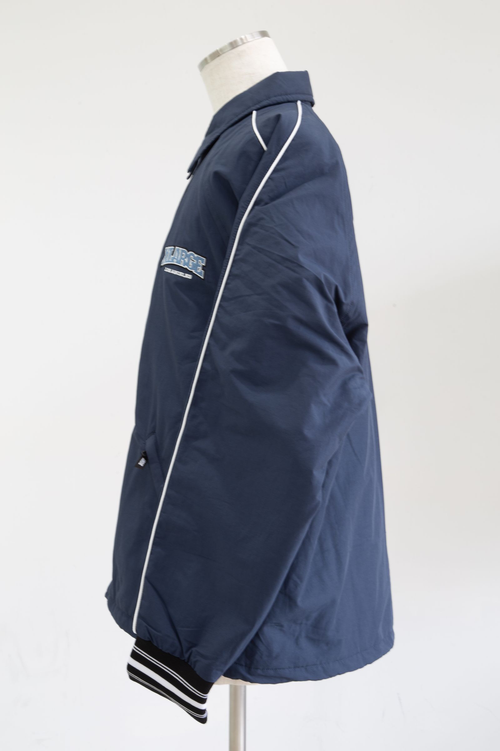 ［ラスト1点 サイズL］NYLON PIPING COACH JACKET / ネイビー