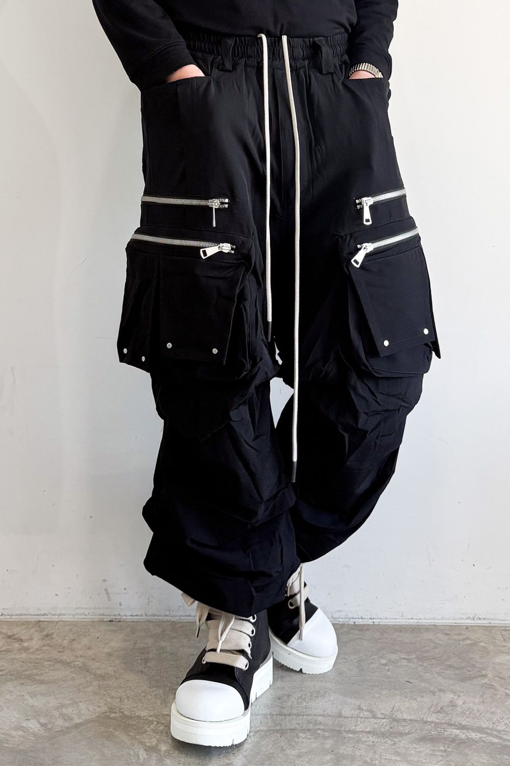 CARGO TUCK WIDE / ブラック