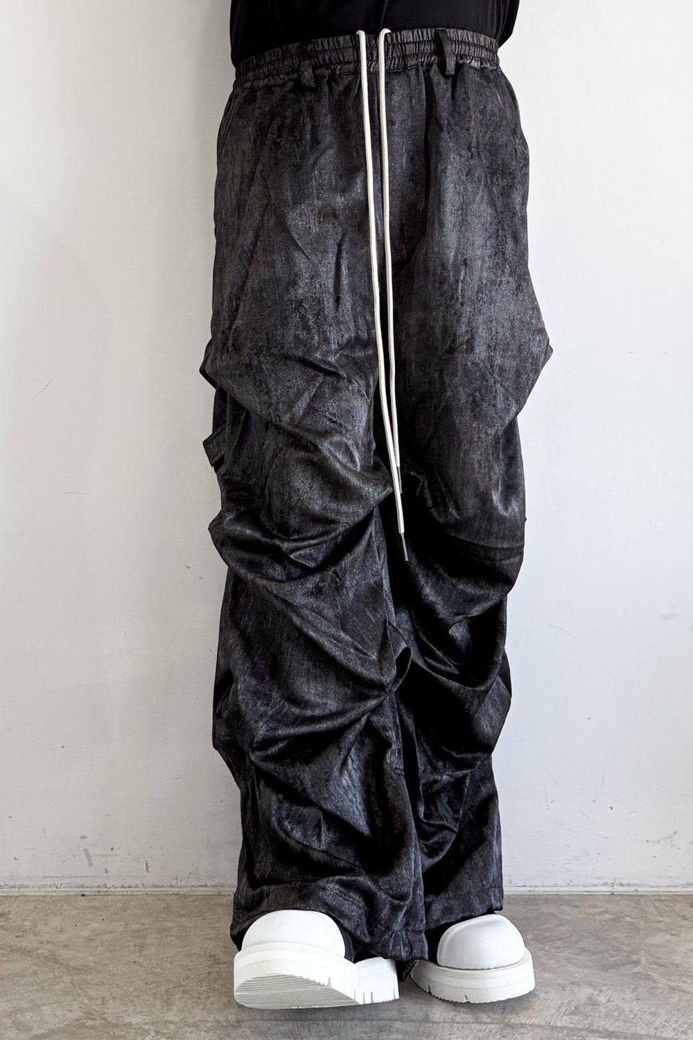 TUCK WIDE / ブラック