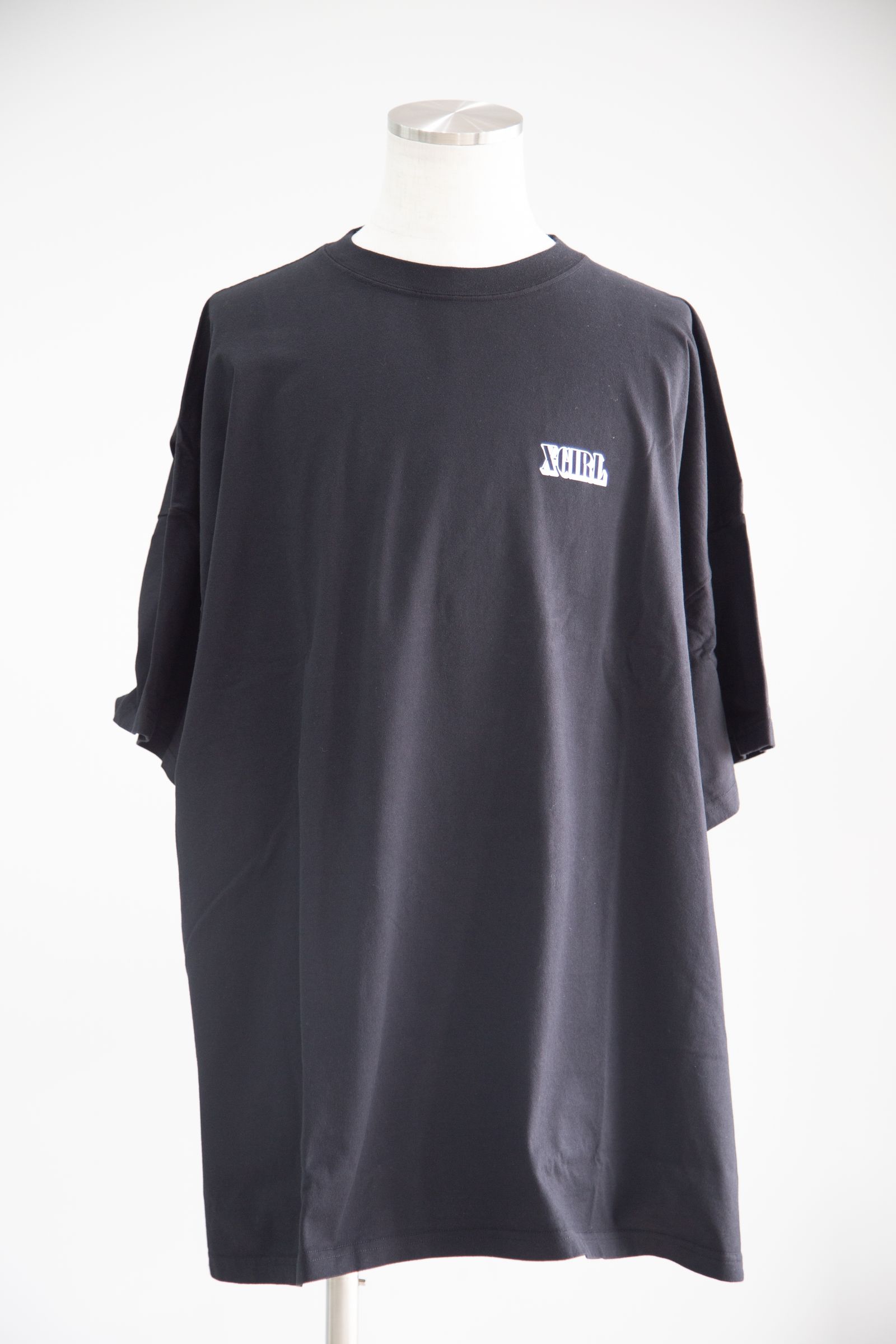 大人気 X-girl CIRCLE BACKGROUND FACE LOGO L/S BIG TEE DRESS X-girl（エックスガール）の「CIRCLE BACKGROUND FACE LOGO L/S