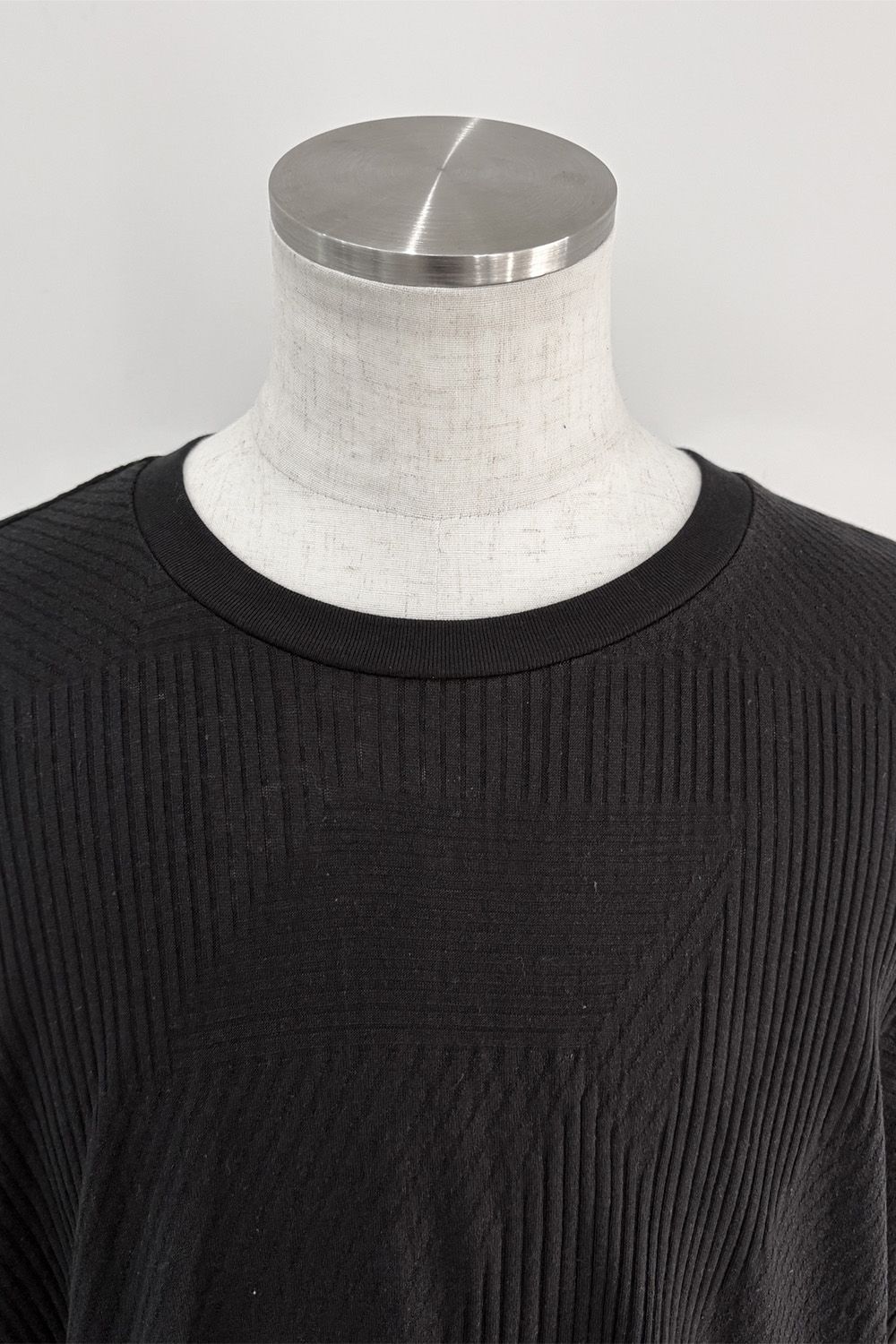 DEFORMED STRIPE PATTERN DOLMAN TEE / ブラック