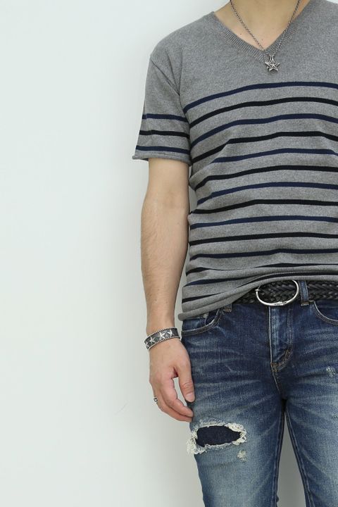 肌触り抜群のAKMのニットTシャツ