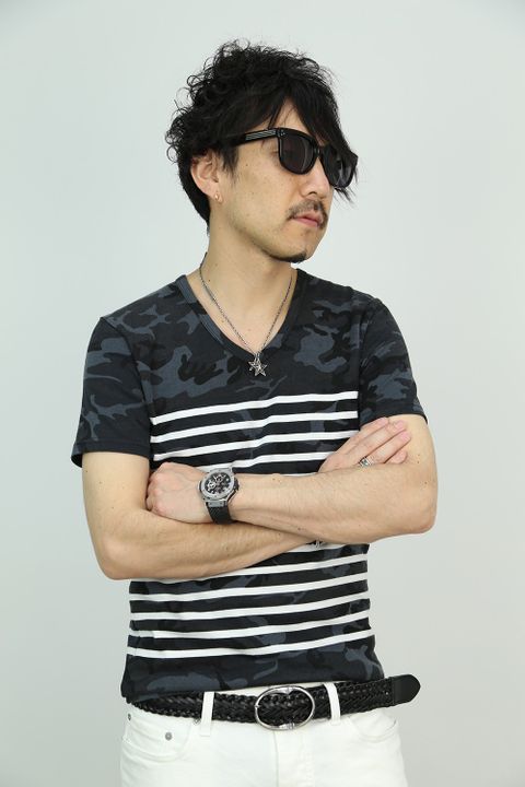 白のワントーンでまとめた夏スタイル