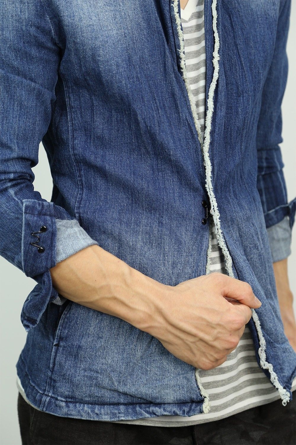 柄×柄で魅せる、シャツジャケスタイル