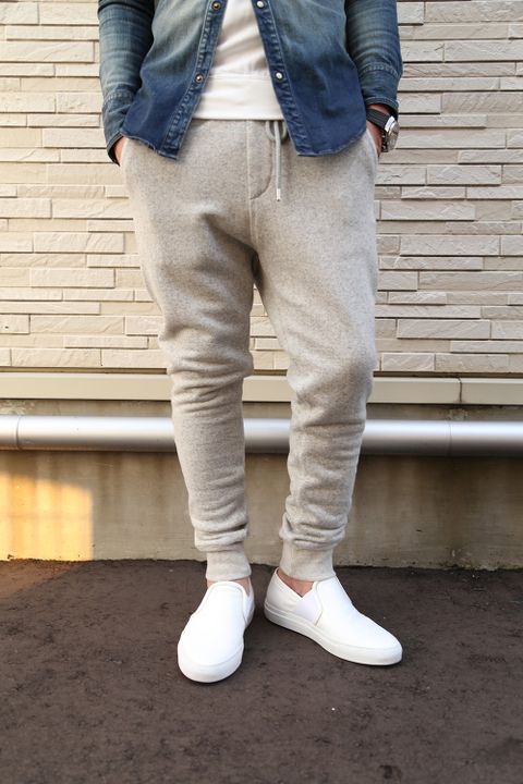 シルエットで見せる秋の 1PIU1UGUALE3 スタイル