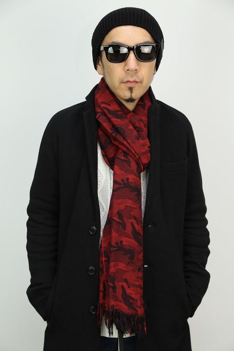 上品さと動きやすさを兼ね揃えたコートスタイル