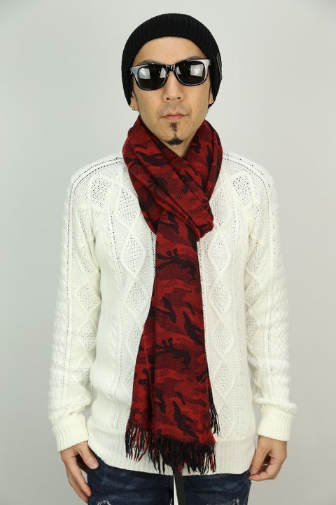 上品さと動きやすさを兼ね揃えたコートスタイル