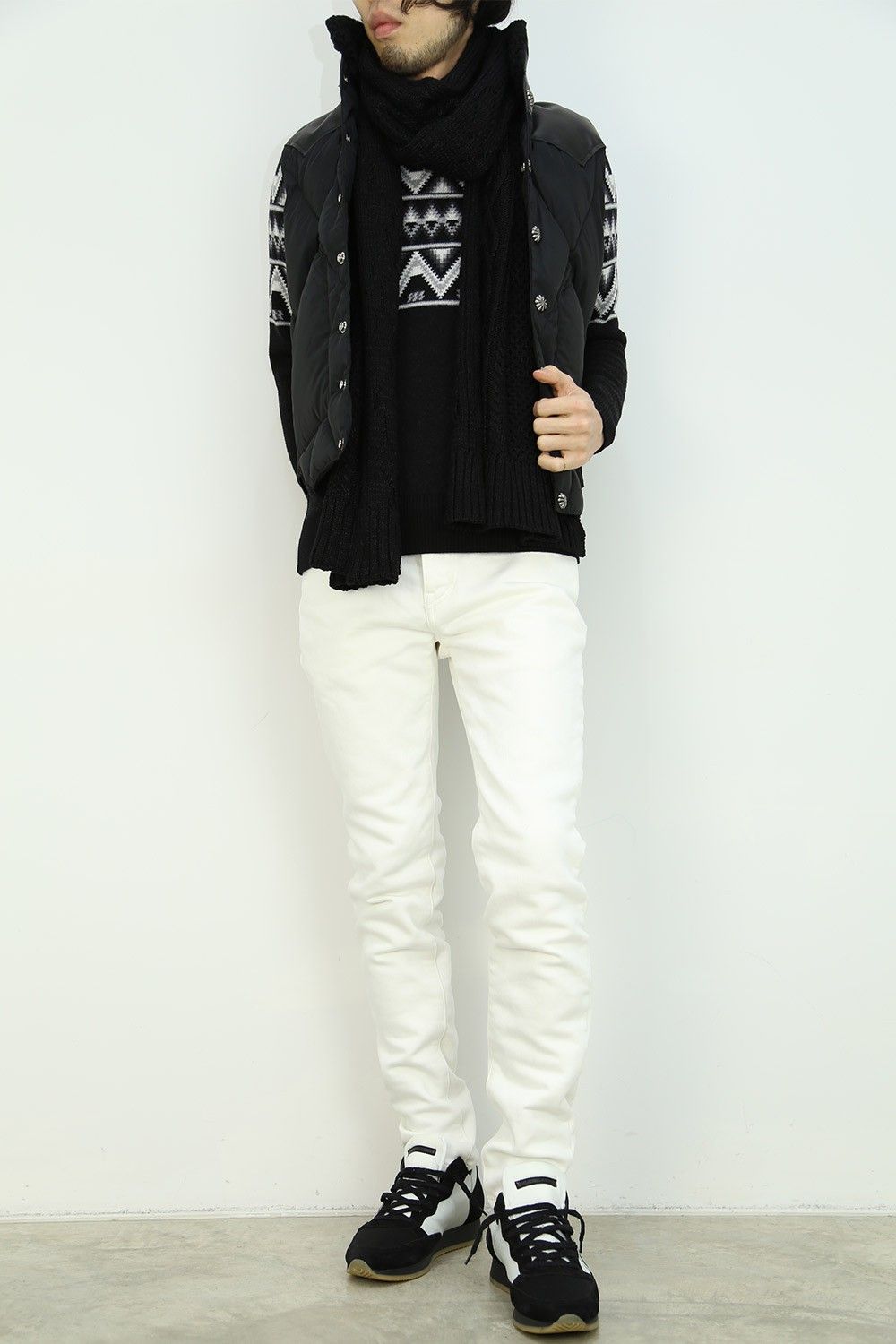 AKM - × ROCKY MOUNTAIN DIA STITCH CONCHO VEST- BLK