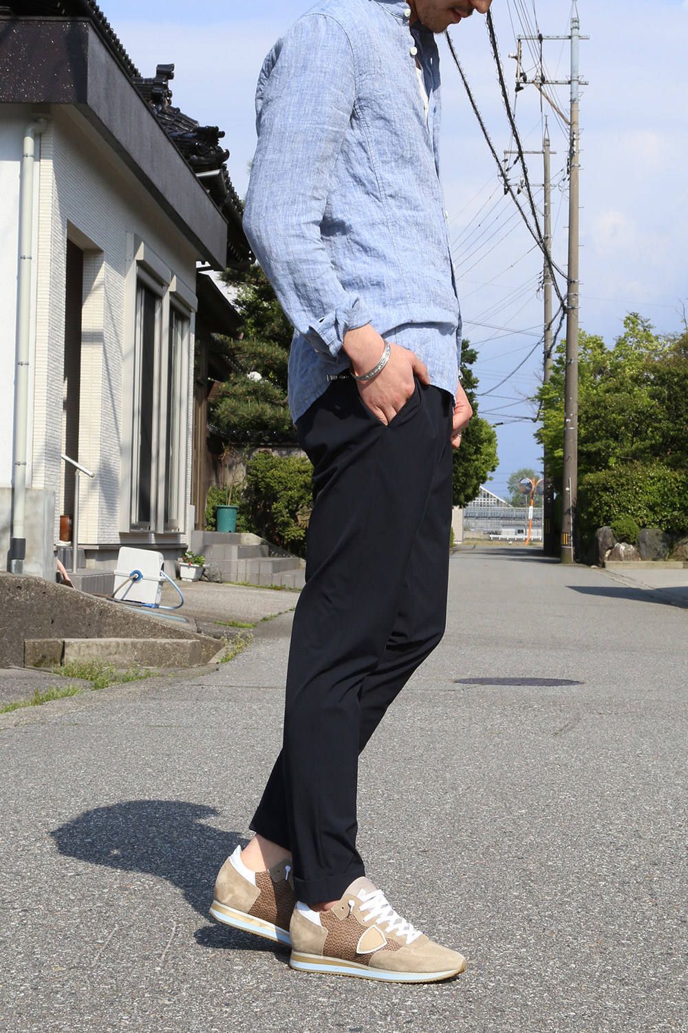 春夏を快適に過ごすリネンシャツスタイル