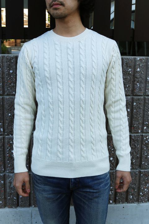 落ち着いた印象の秋冬カジュアルスタイル