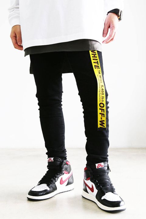 VETEMENTS ロゴコーデ