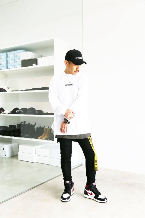 VETEMENTS ロゴコーデ