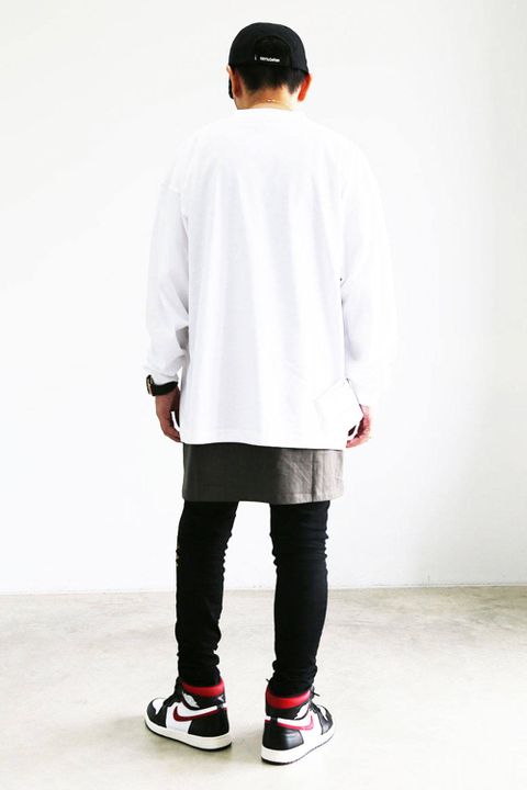 VETEMENTS ロゴコーデ
