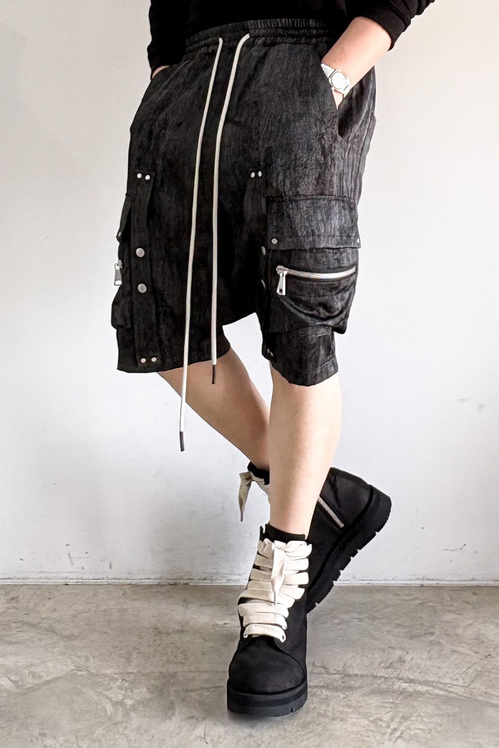CARGO SHORTS / ブラック