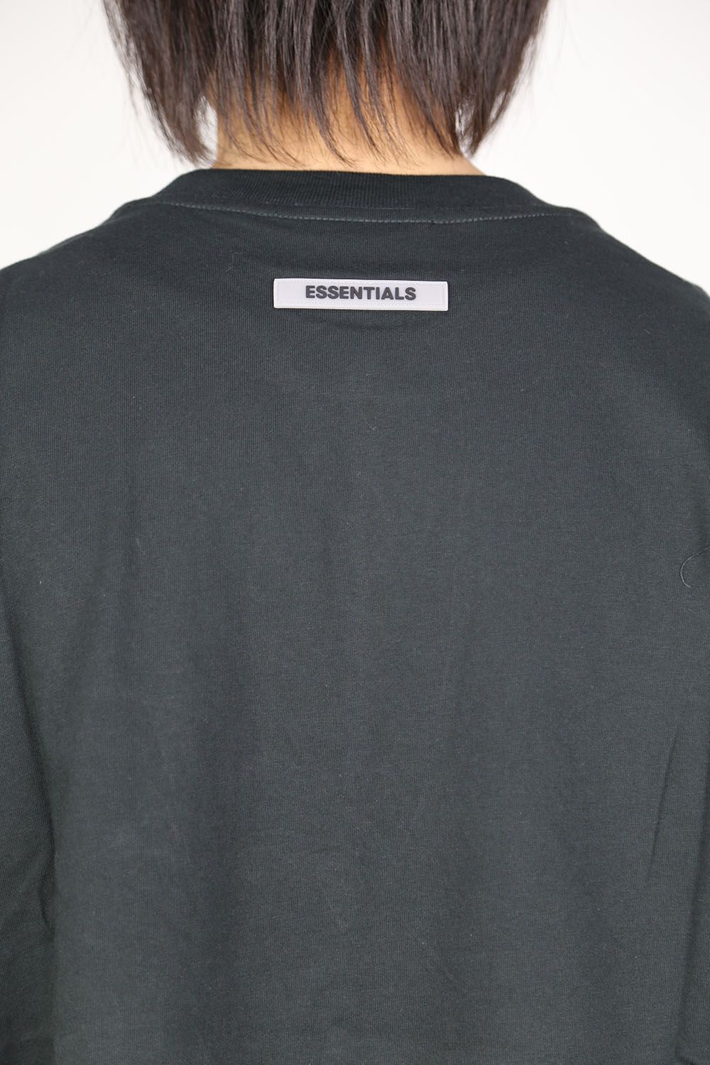 FRONT LOGO S/S TEE / ブラック