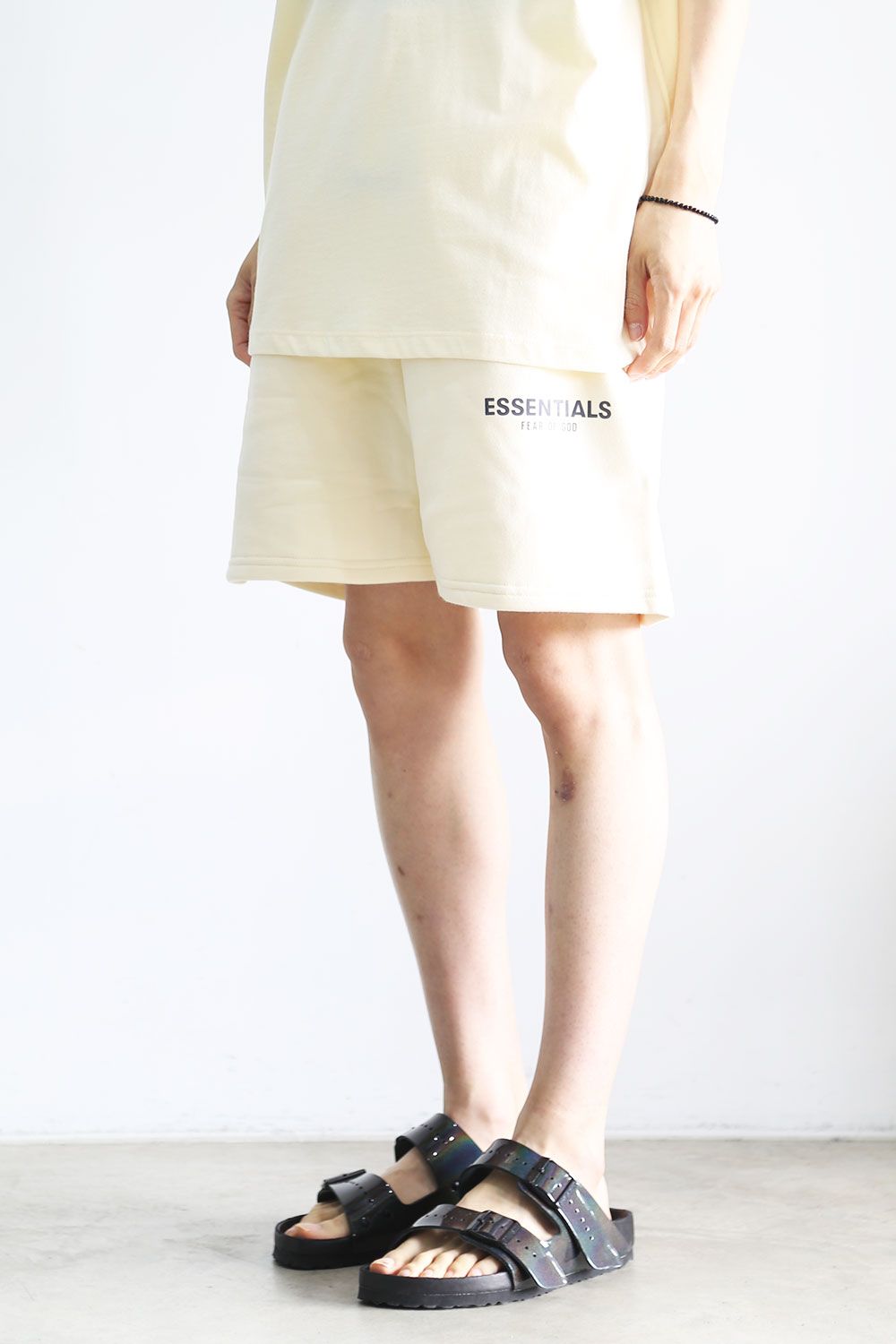 REFLECTOR LOGO SWEAT SHORTS / クリーム
