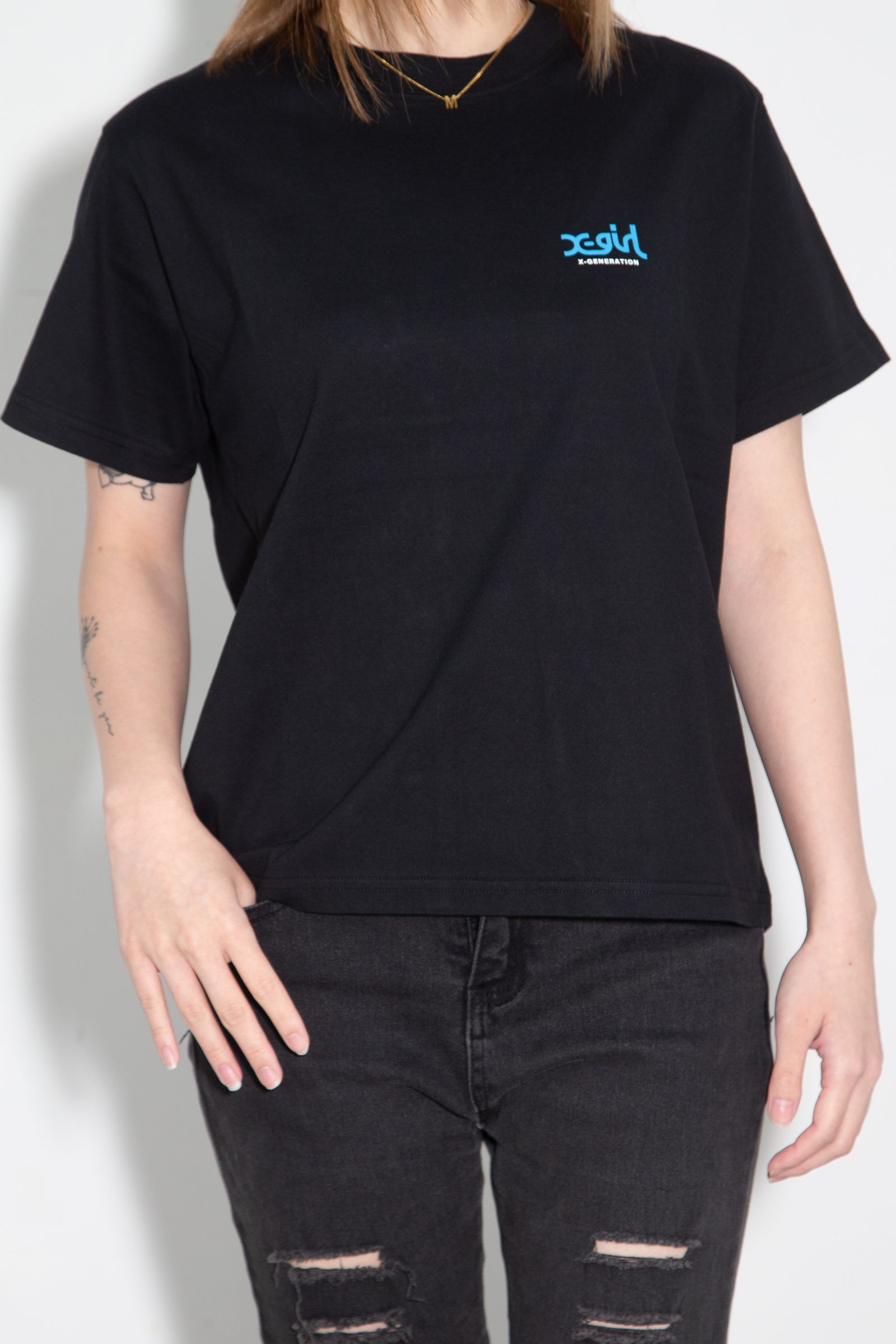 SIDE LOGO FACE LABEL S/S TEE / ブラック