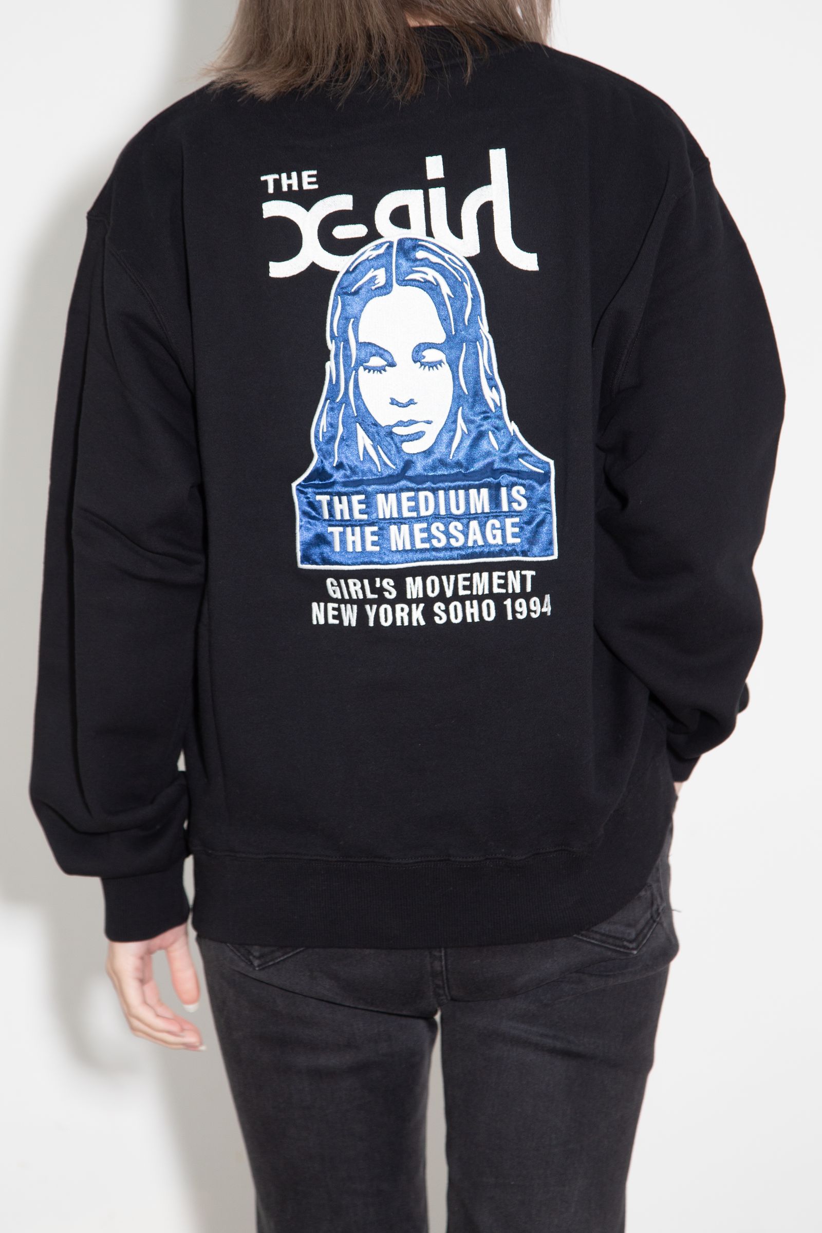 FACE PATCH AND LOGO CREWNECK SWEAT TOP / ブラック