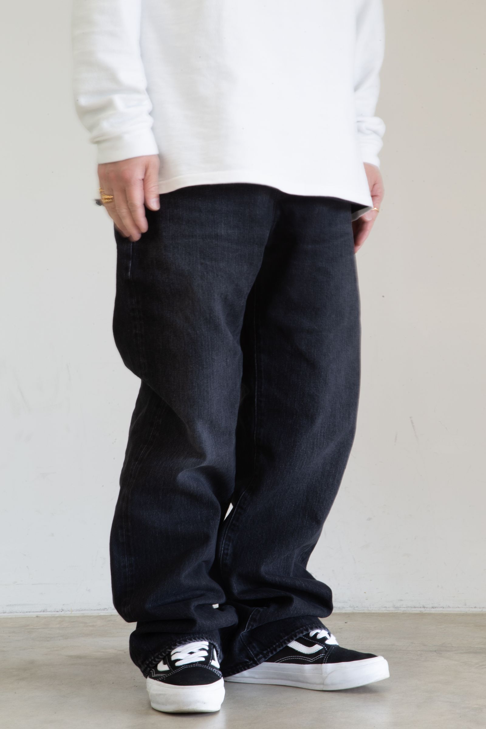ルーズストレートデニムパンツ / ブラック