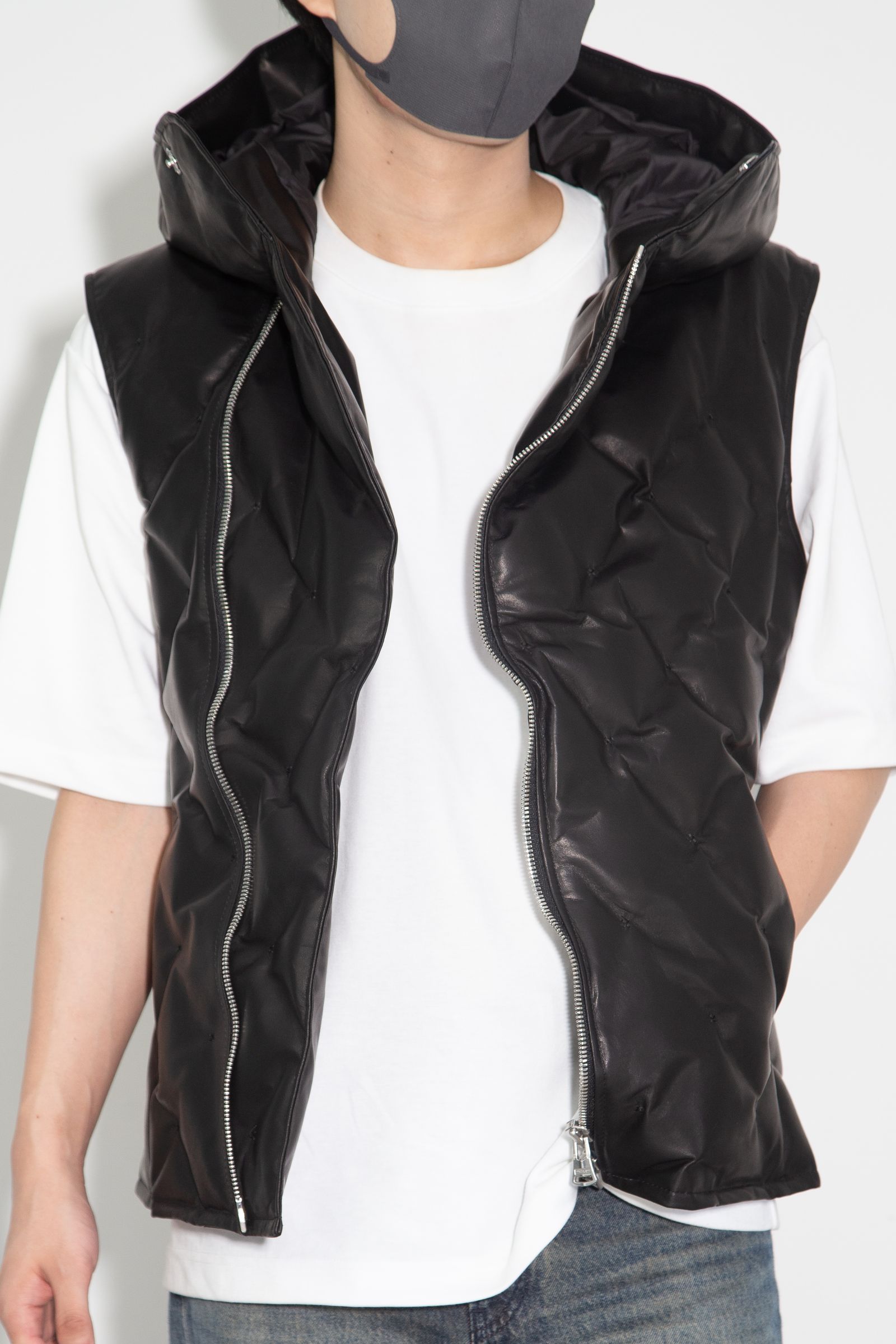 MONOCHROME LUXURY STEER 0.6mm “POLISH WHITE GOOSE DOWN” VEST / ブラック