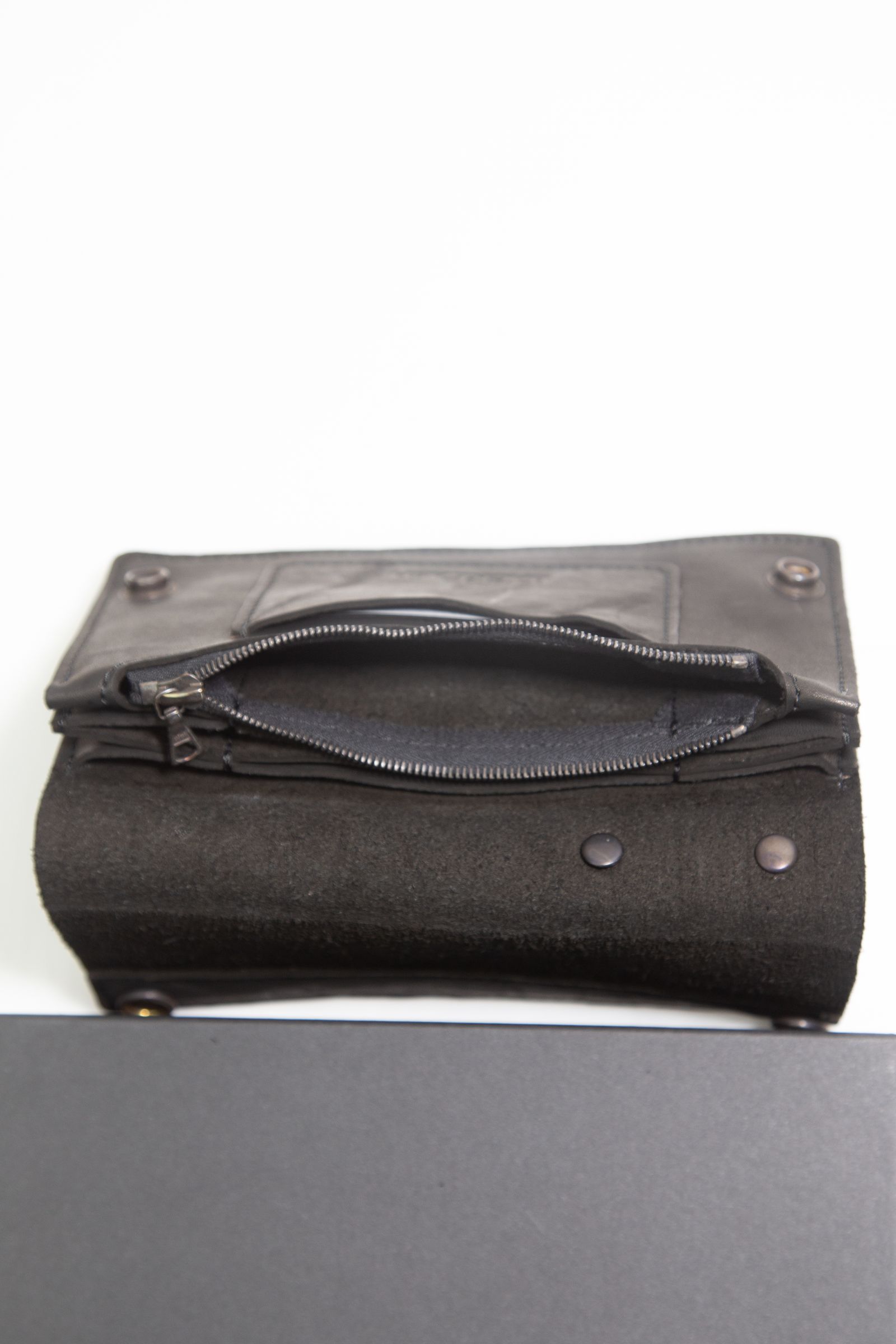 JP SHOULDER GARMENT-DYED SMALL TRUCKER WALLET / ブラック