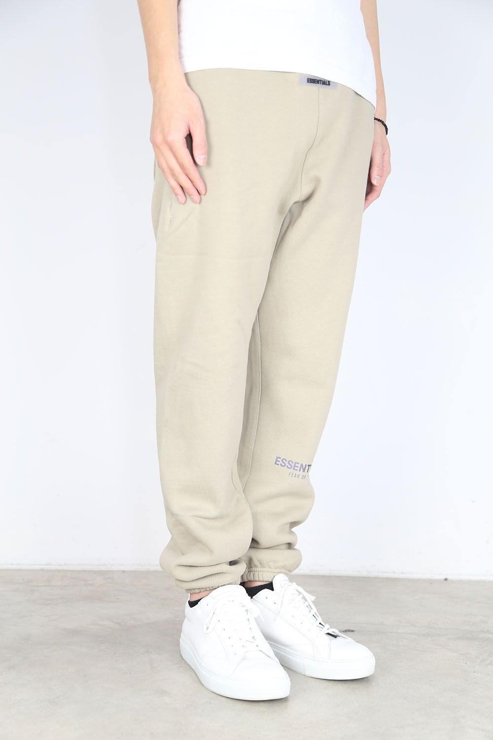FRONT LOGO REFLECTOR SWEAT PANTS / タン