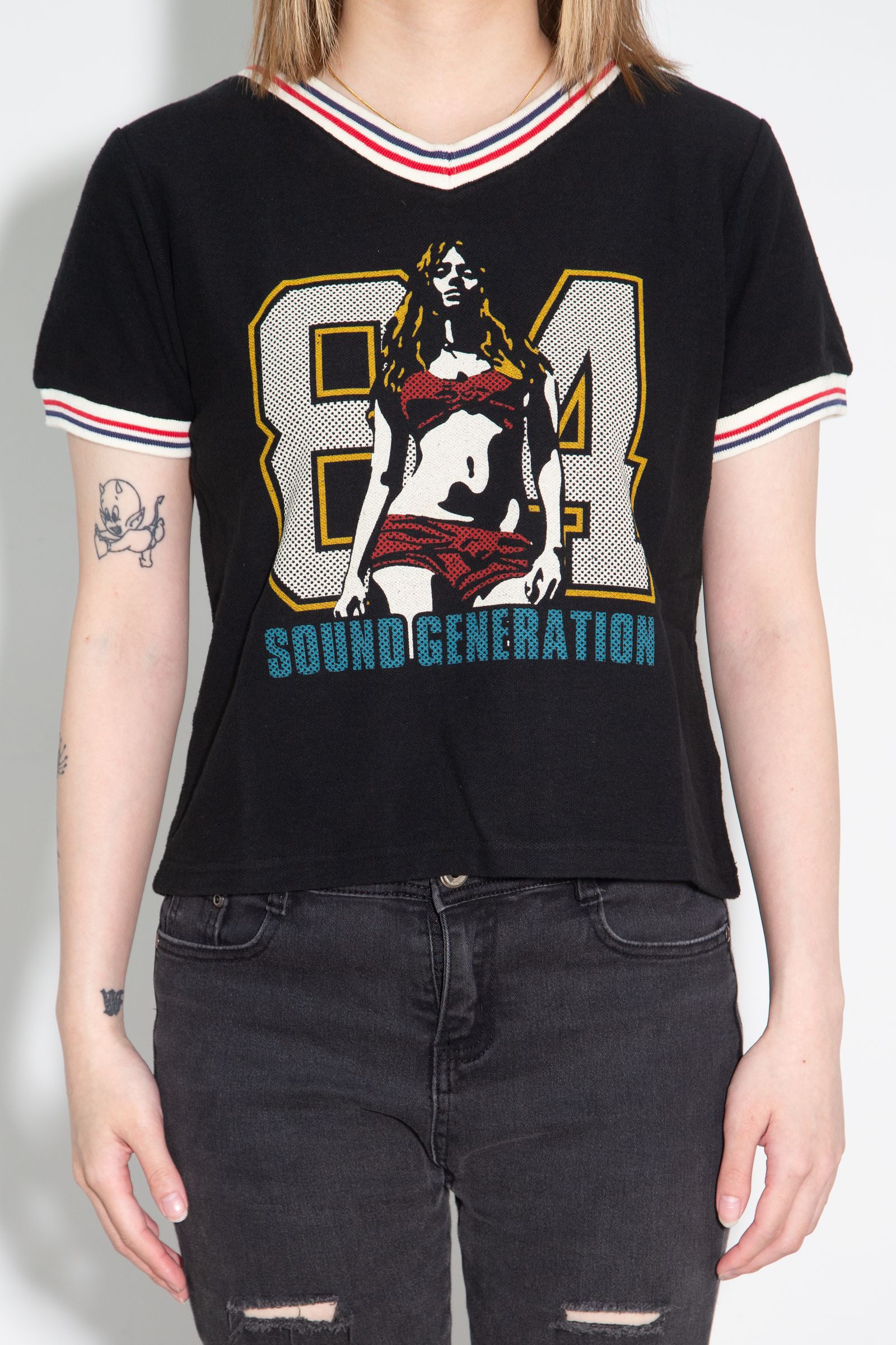 84 SOUNDS Tシャツ / ブラック
