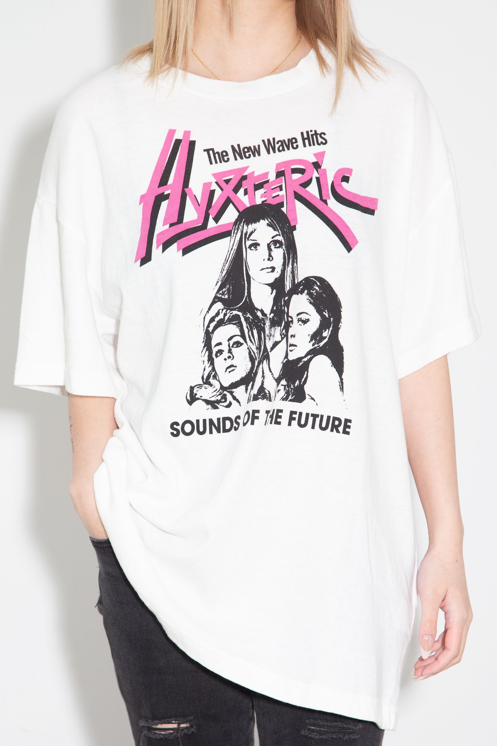 SOUND OF THE FUTURE オーバーサイズTシャツ / ホワイト