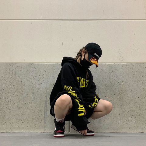 WORLD TOUR VETEMENTS HOODIE