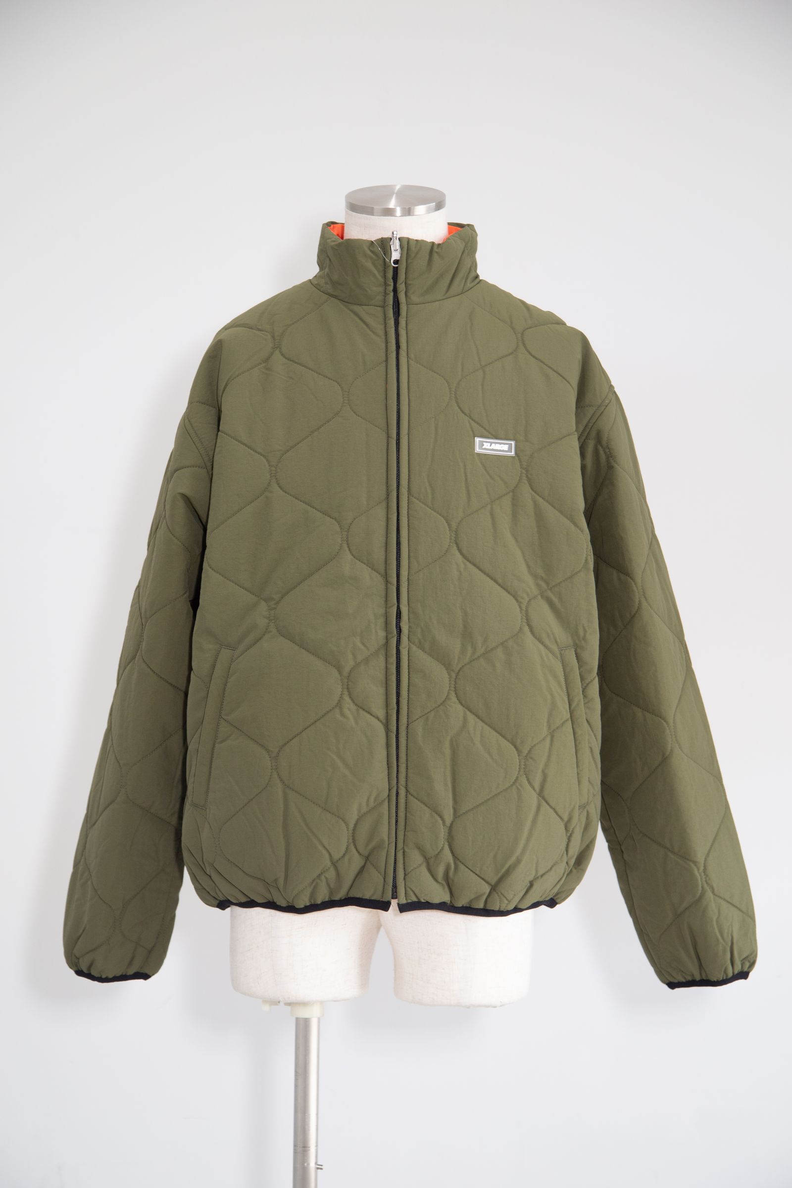 XLARGE - REVERSIBLE QUILTED JACKET / オリーブ | Tempt