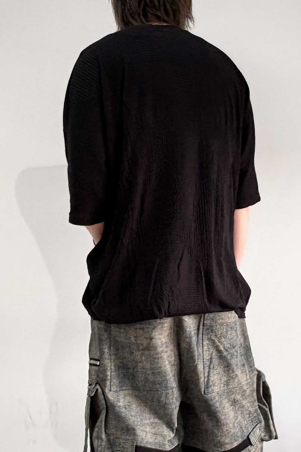 DEFORMED STRIPE PATTERN DOLMAN TEE / ブラック