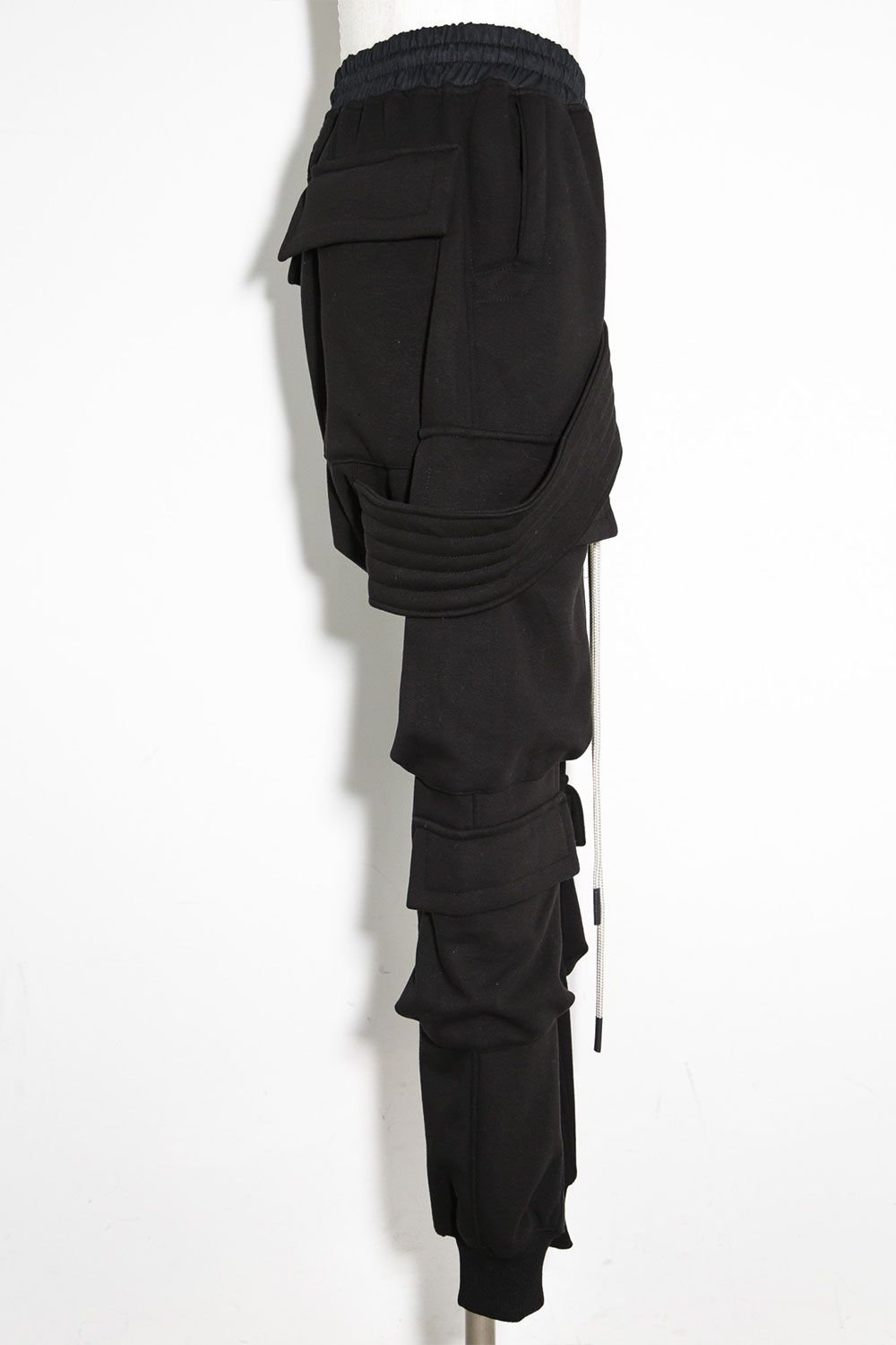 ボンバーヒートベルトカーゴサルエルスウェットパンツ / Bomber Heat Belt Cargo Sarouel Pants / ブラック / ag-10059