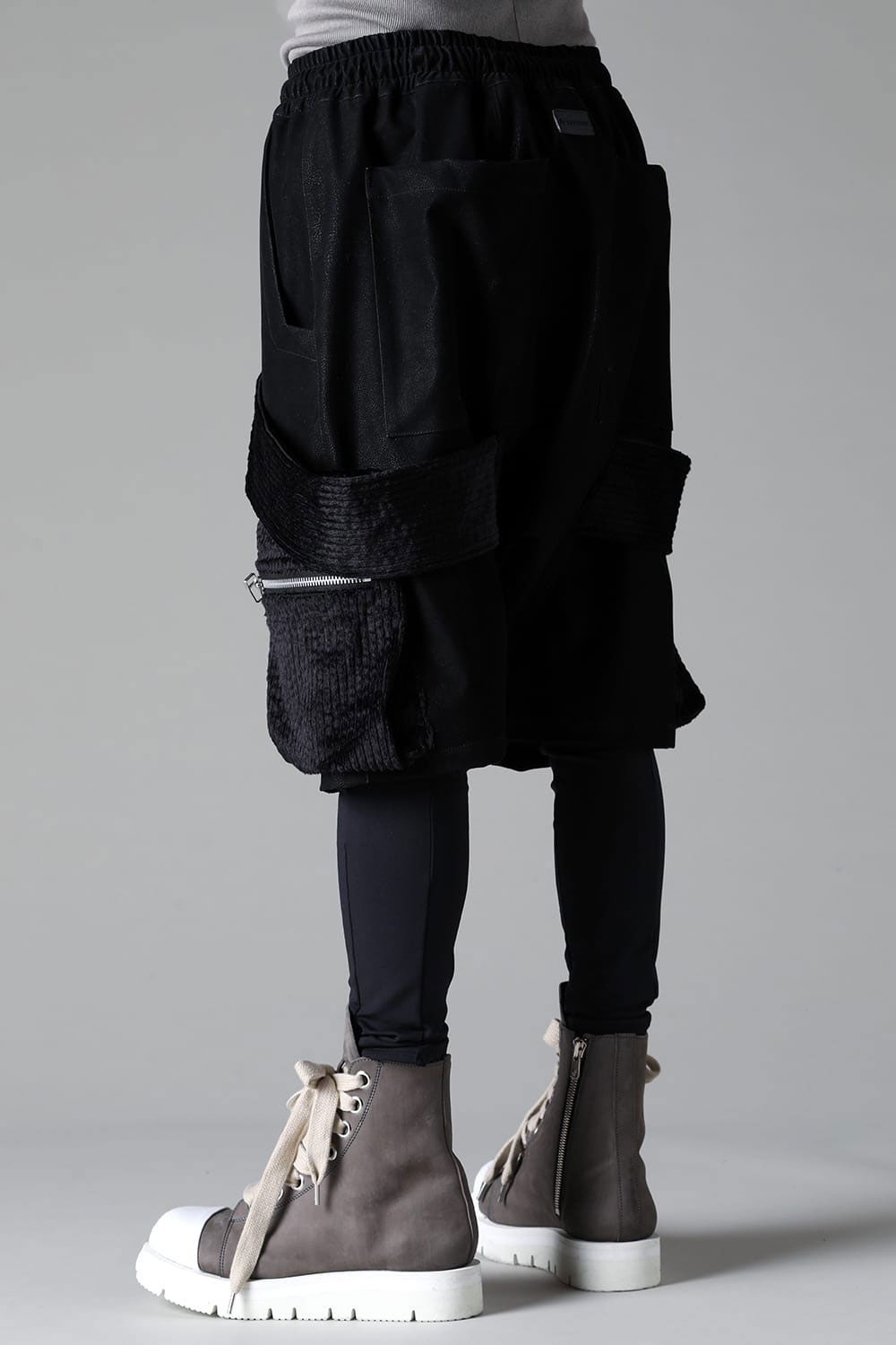 BELT CARGO SHORTS / ブラック
