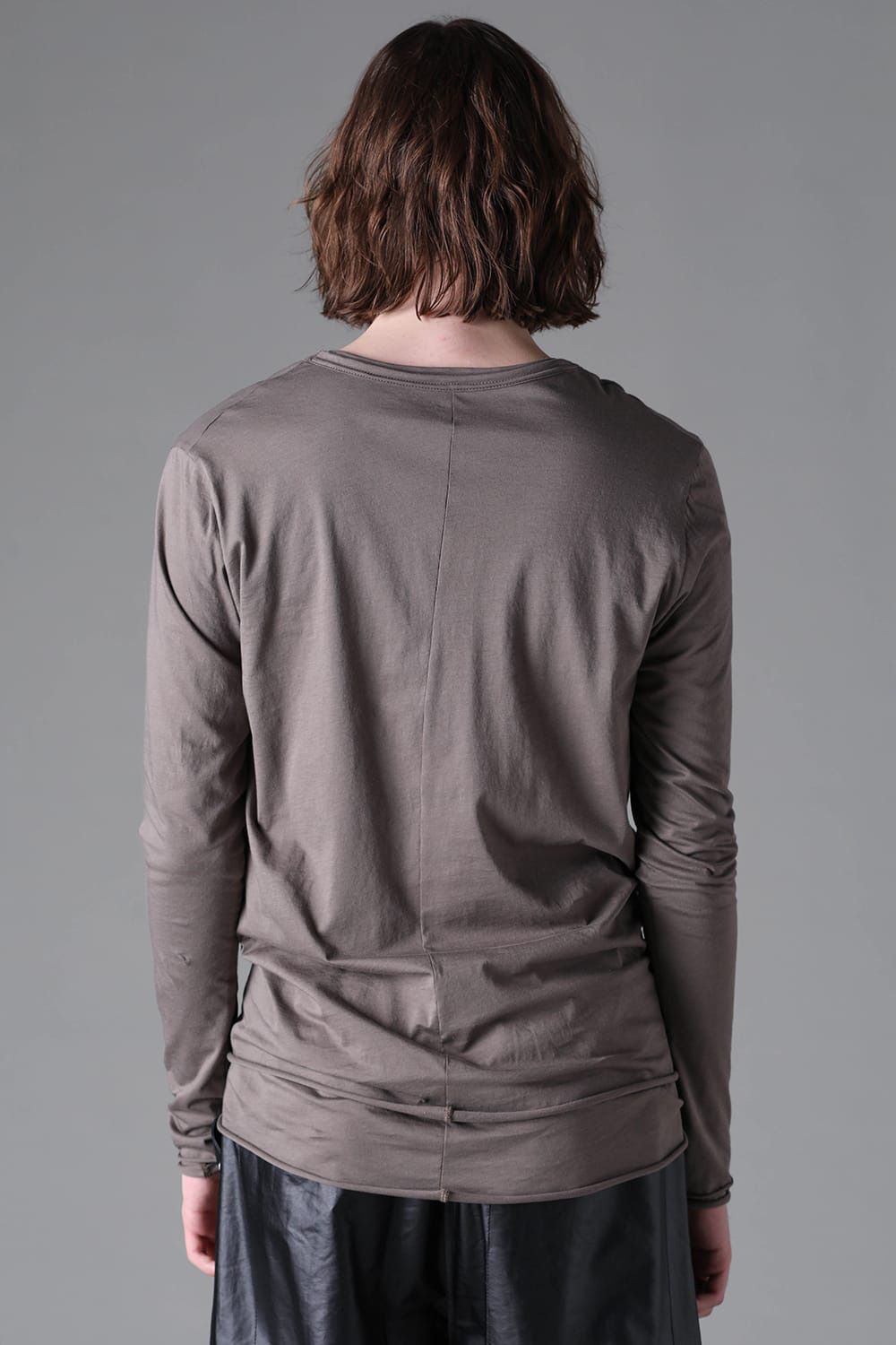 Layered V-Neck Log Sleeve
