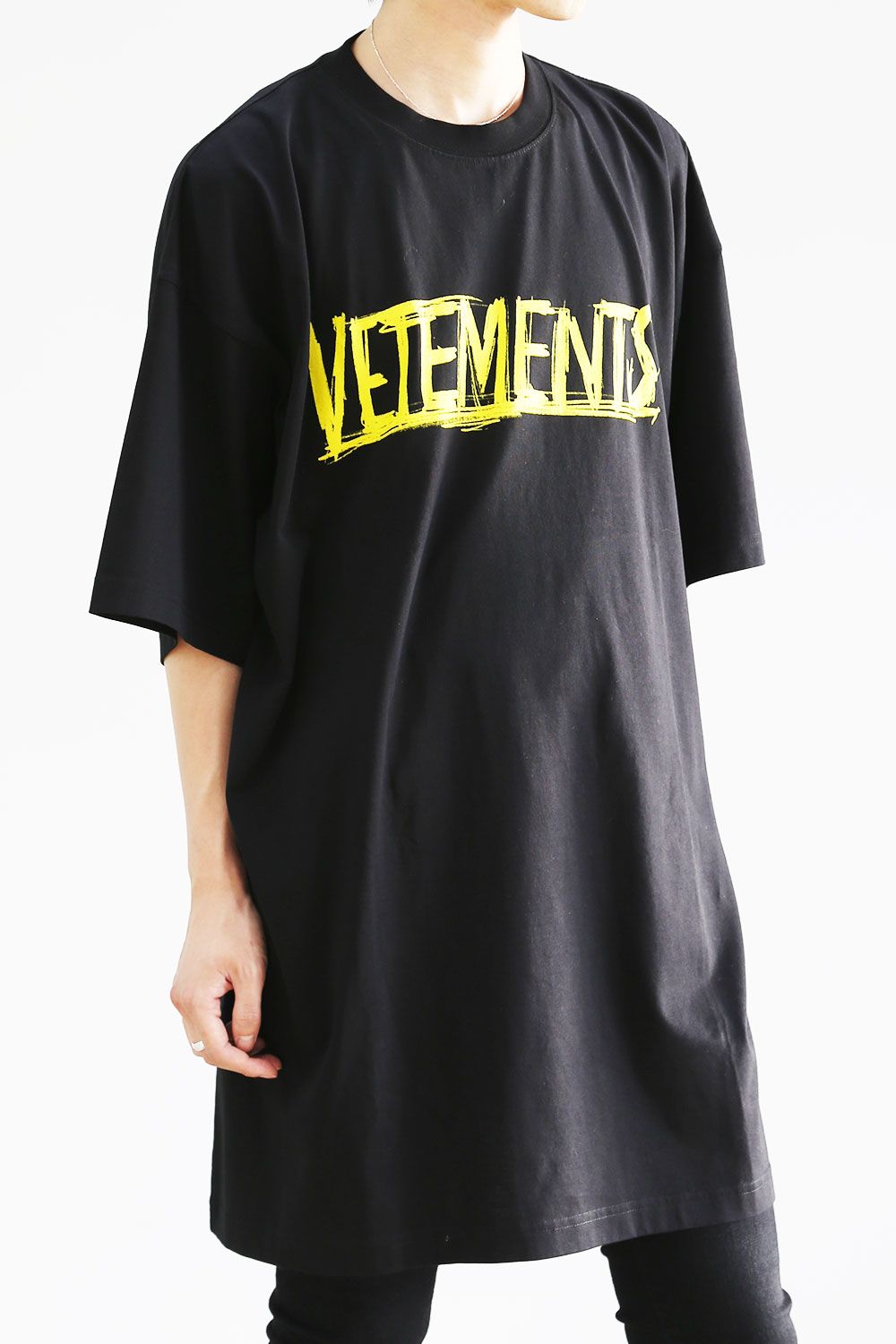 VETEMENTS - WORLD TOUR VETEMENTS T-SHIRT / ブラック | Tempt