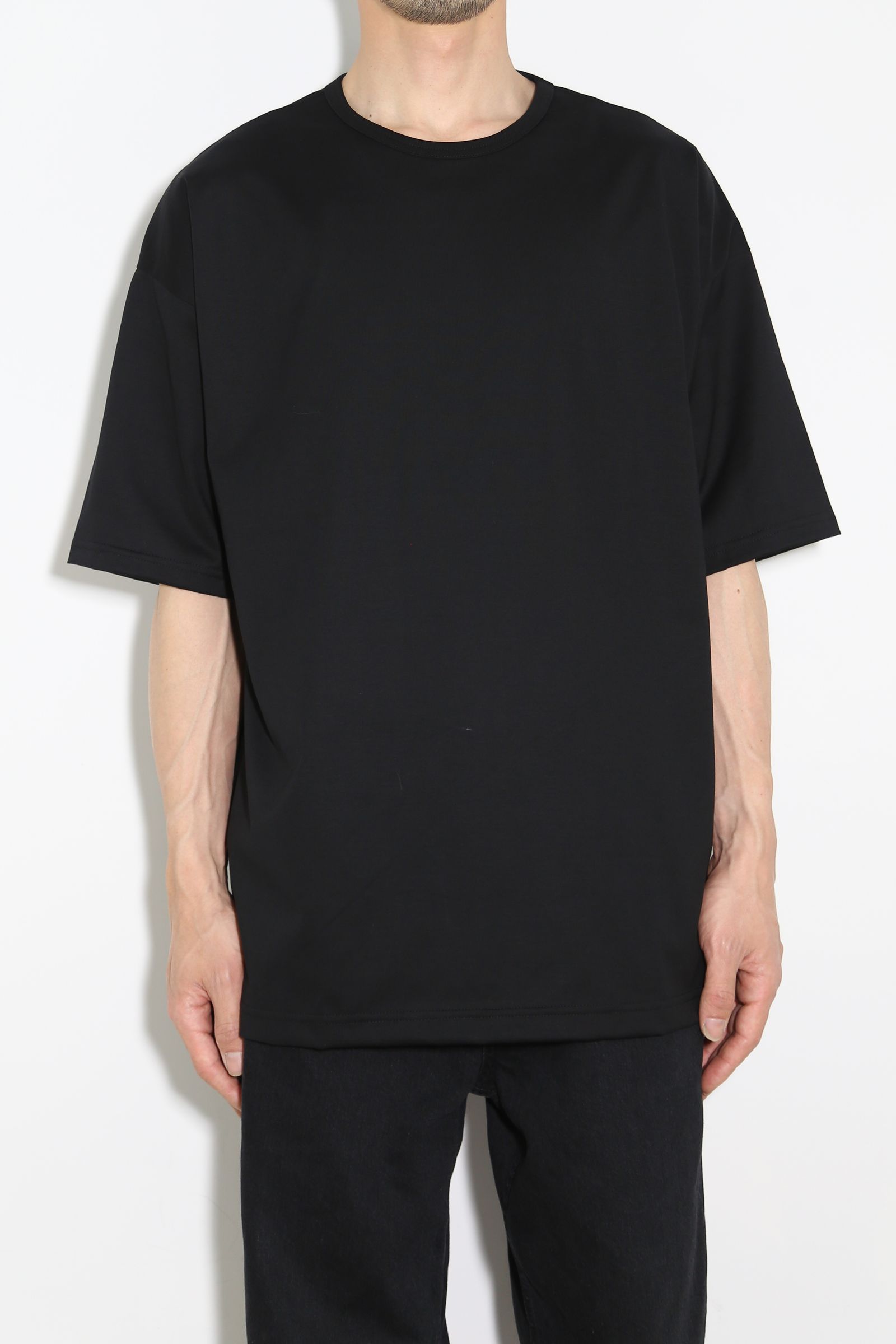BACK ICON ROGO LOOSE TEE / ブラック